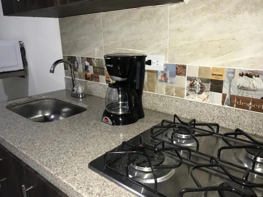 Casa Estadio Medellin ! Apartamentos Renovados En Excelente Ubicacion Laureles Estadio Eksteriør billede